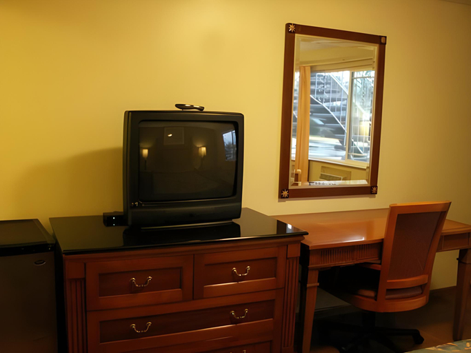 Others, Executive Motel, Lane