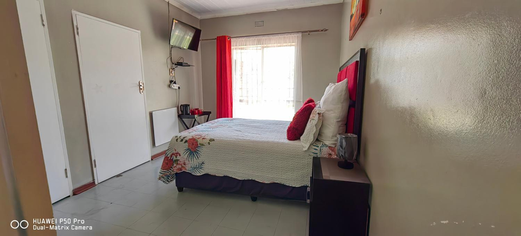 Others 4, 016 Guest House, Sedibeng