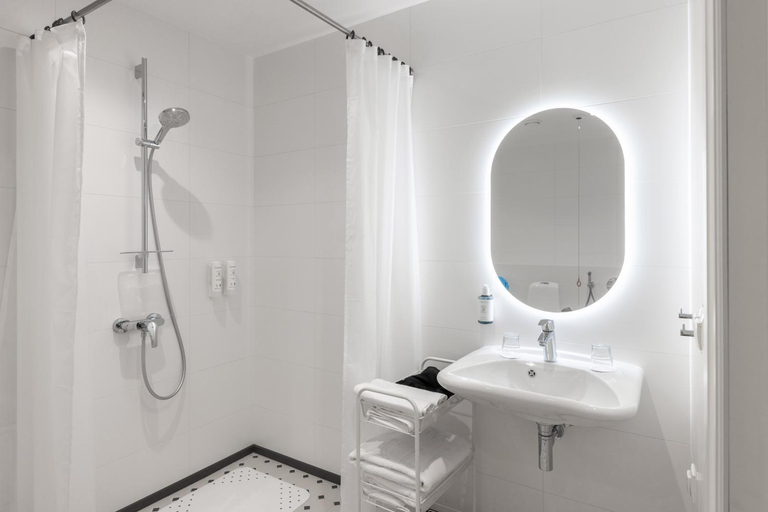 Bathroom 4, Nunne Boutique Hotel, Tallinn