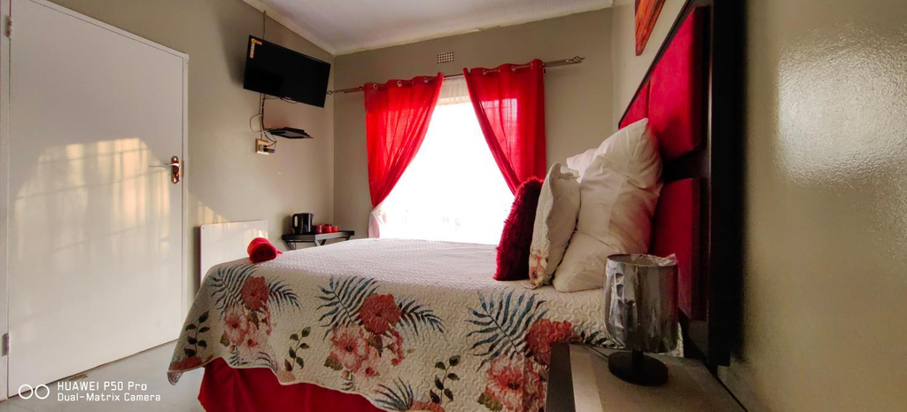 Others 5, 016 Guest House, Sedibeng