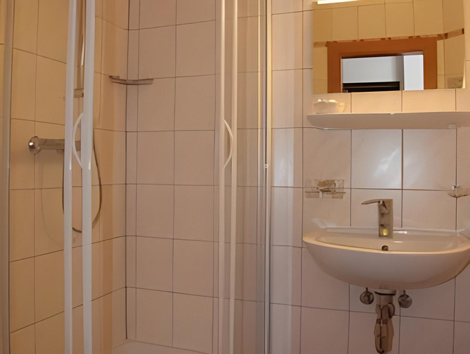 Bathroom 4, Hotel Gesser Sillian, Lienz