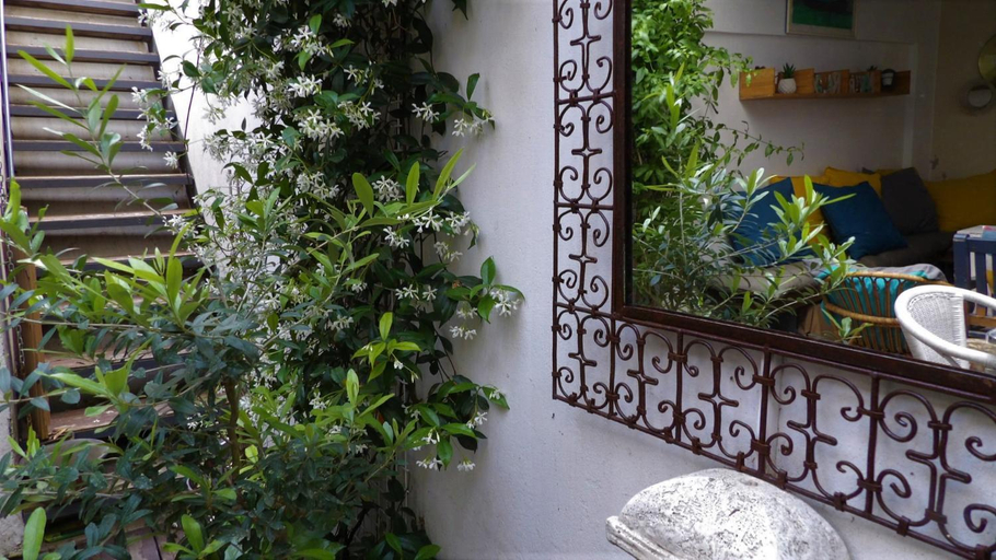 Others 4, Le Petit Patio, Gard