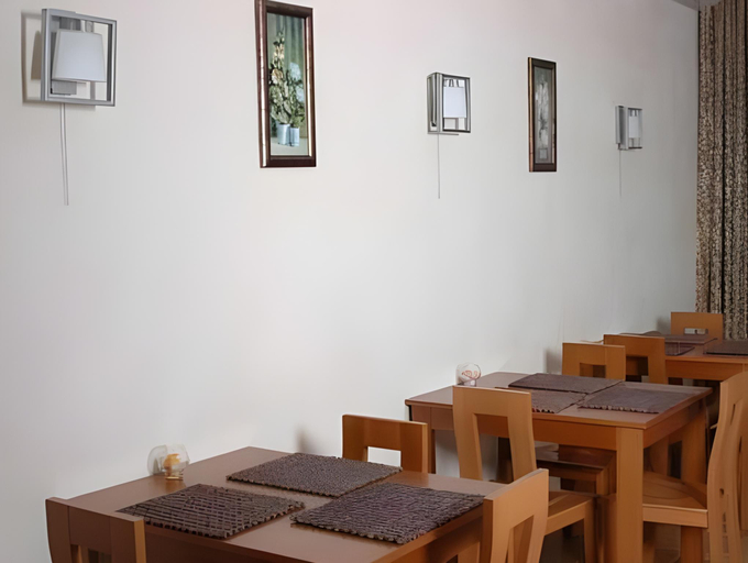 Food & Drinks 4, Komilfo Hotel