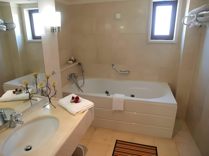 Bathroom 5, Louis Asterion Suites & Spa, Crete
