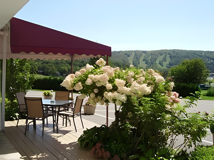 Surrounding environment 3, Motel Le JoliBourg, Les Pays-d'en-Haut