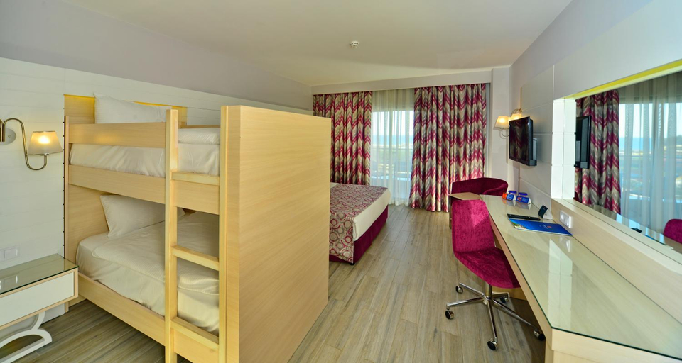 Bedroom 3, Sunmelia Beach Resort Hotel & SPA, Manavgat