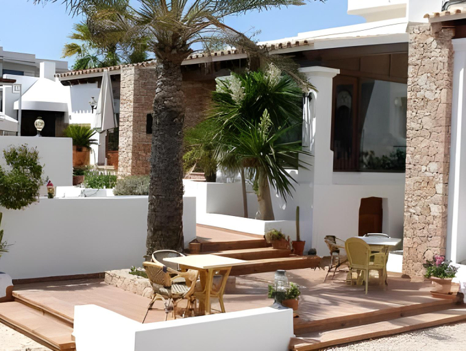 Others 5, Hostal Illes Pitiuses, Baleares