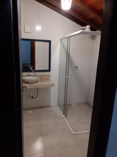 Bathroom 3, Pousada Valhacouto, Parati