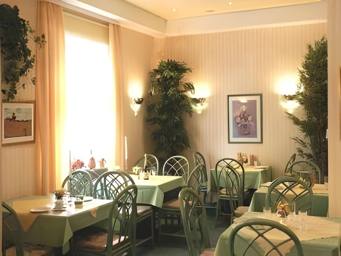 Food & Drinks 4, Rhein Neckar Hotel Mannheim 24h Self Check-in, Mannheim