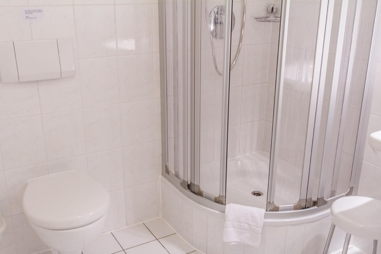 Bathroom 2, Hotel Goldner Stern, Haßberge