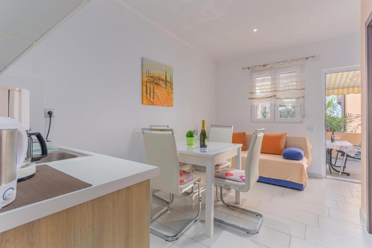 Others 5, Apartment David, Novigrad