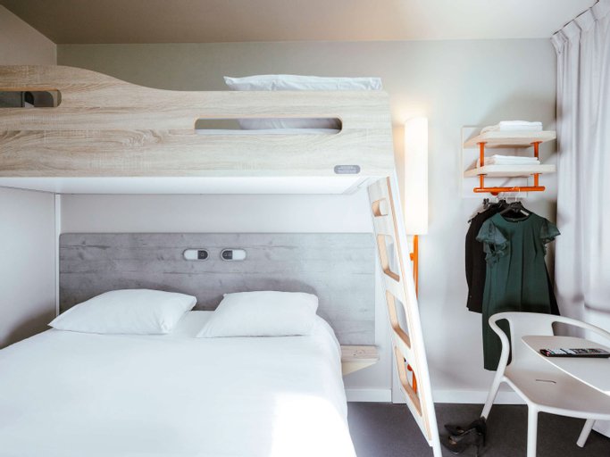 Bedroom 9
