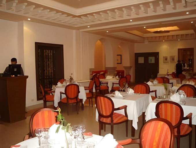 Food & Drinks 5, Borj Dhiafa Hotel, Sfax Médina