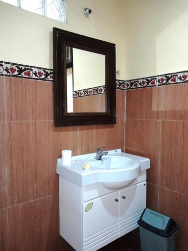 Bathroom 8