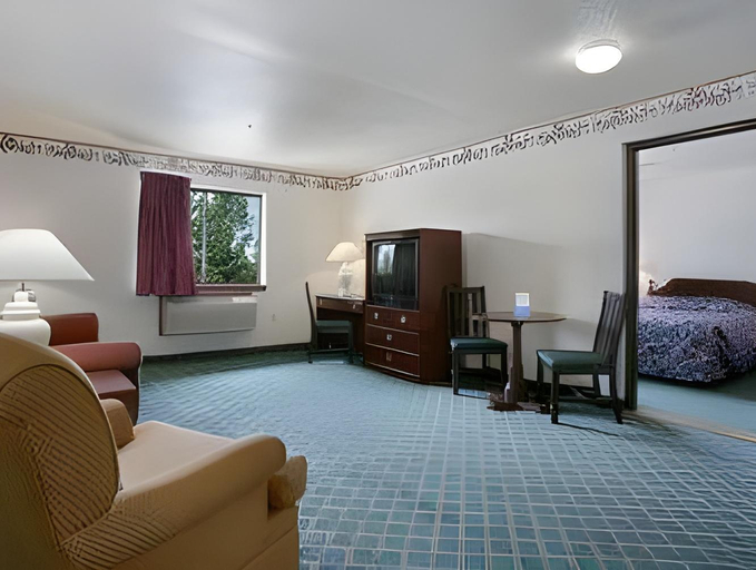 Bedroom 3, Econo Lodge Inn & Suites Auburn, Bay