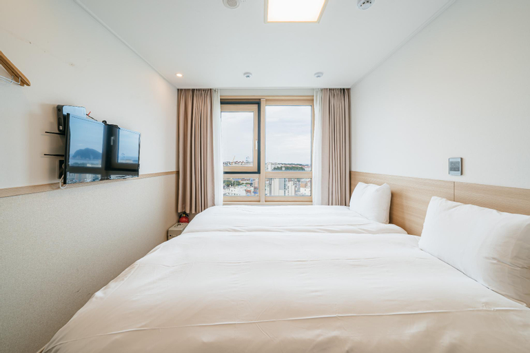 Bedroom 30