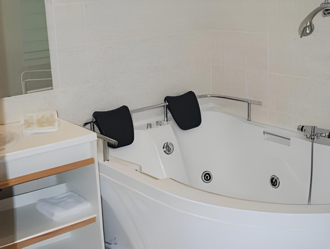 Bathroom 4, Hotel Belem Saint-Malo, Ille-et-Vilaine