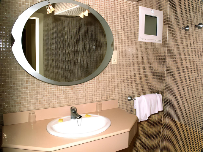 Bathroom 5, Apartamentos Ecuador Park, Málaga