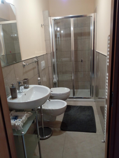 Bathroom, Da Laura, Lucca