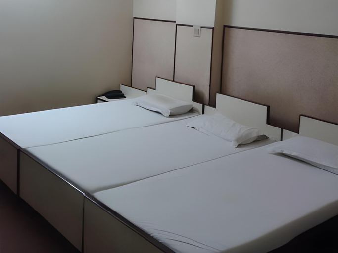 Bedroom 2, Hotel Pawan, Agra
