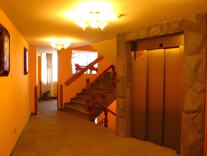 Interior view 5, Hotel Warari, Cusco