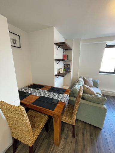 Others 4, 2 Bed Urban Retreat in Sheffield, Sheffield