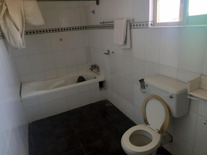 Bathroom, Mucenty Hotels, Irepodun