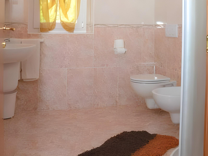 Bathroom 4, Hotel La Roccia, Brescia