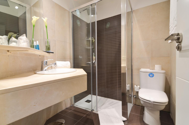 Bathroom 5, Hotel Miau, Madrid