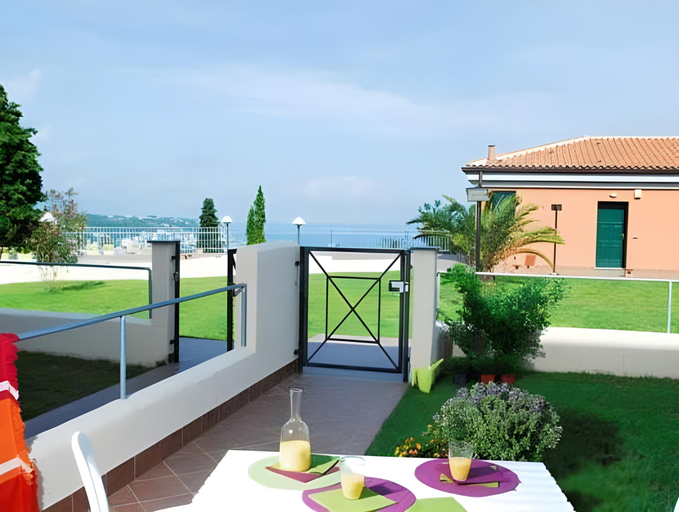 Others 3, Residence Villa Beuca, Genova