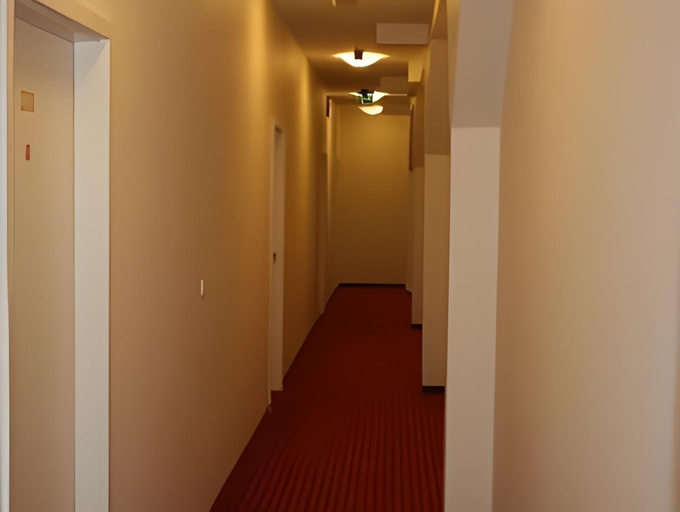 Others 4, Hotel Aariana, Offenbach am Main