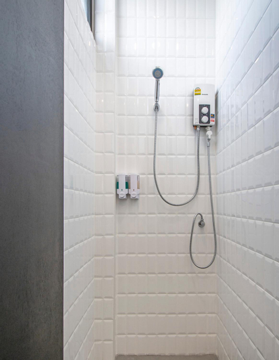 Bathroom 12