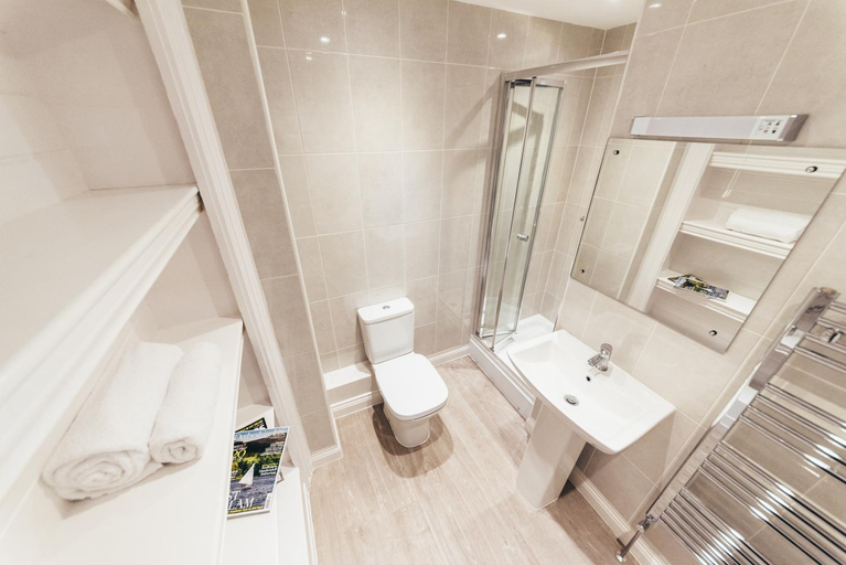 Bathroom 2, The Stay Company, Friar Gate, Derby