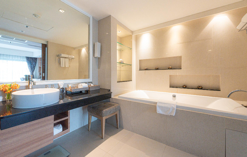 Bathroom 23