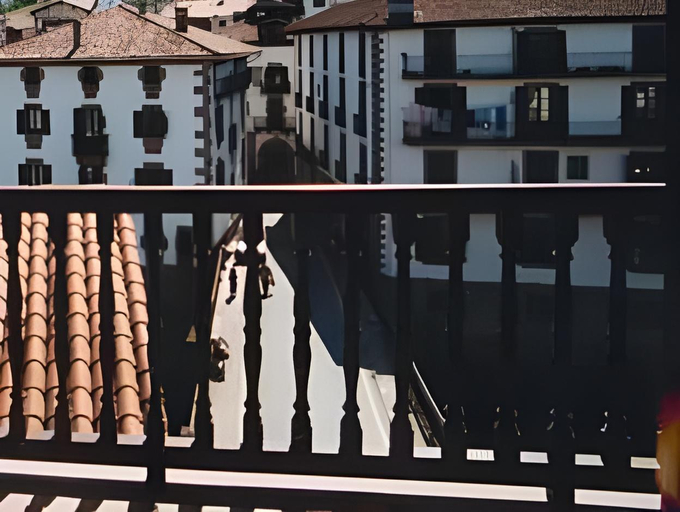 Others 5, Hostal Antxitonea, Navarra