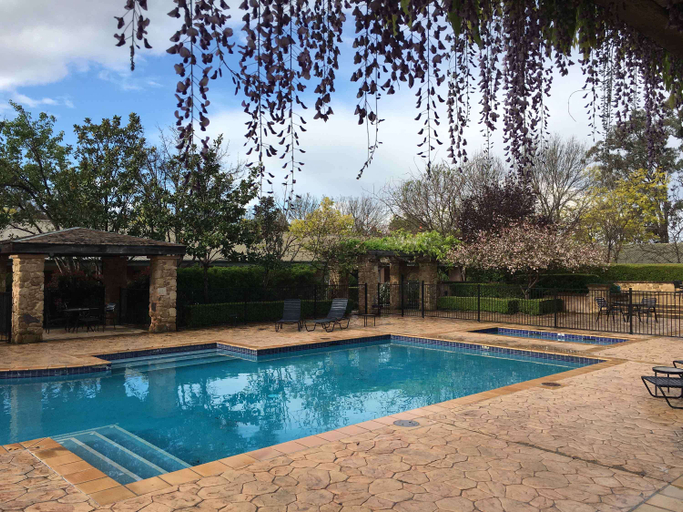 Sport & Beauty 3, Mercure Hunter Valley Gardens, Cessnock
