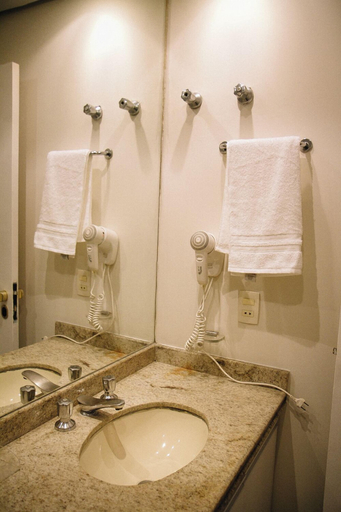 Bathroom 3, piscina academia e manobrista, São Paulo