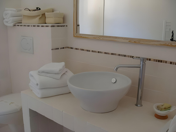 Bathroom 3, La Cle des Champs, Boutique hotel & Spa - Le Mas de Garrigon, Vaucluse