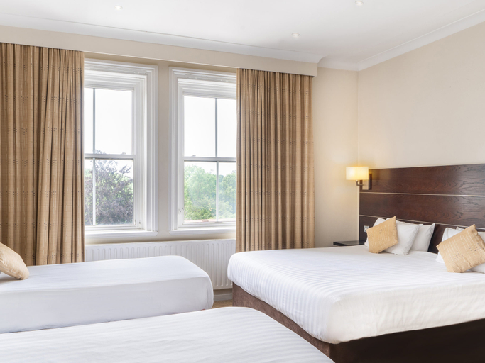 Bedroom 3, Mercure Maidstone Great Danes Hotel, Kent