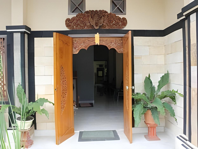Others 5, Hotel Sentral, Buleleng