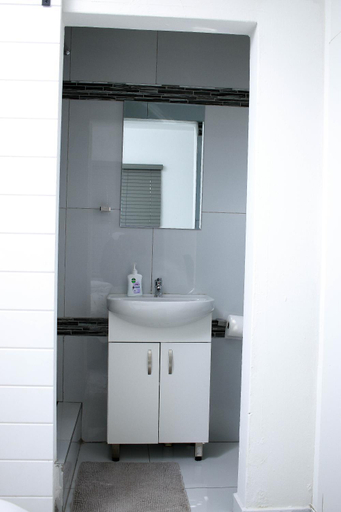 Bathroom 3, Semeni Asante Getaway, City of Johannesburg