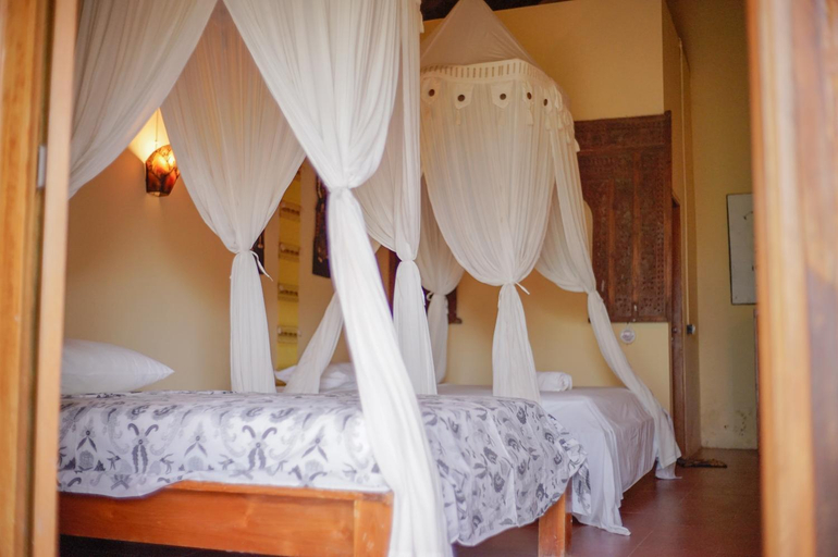 Bedroom 4, Gili Gede Island - Yut Inn Flower Paradise, Lombok