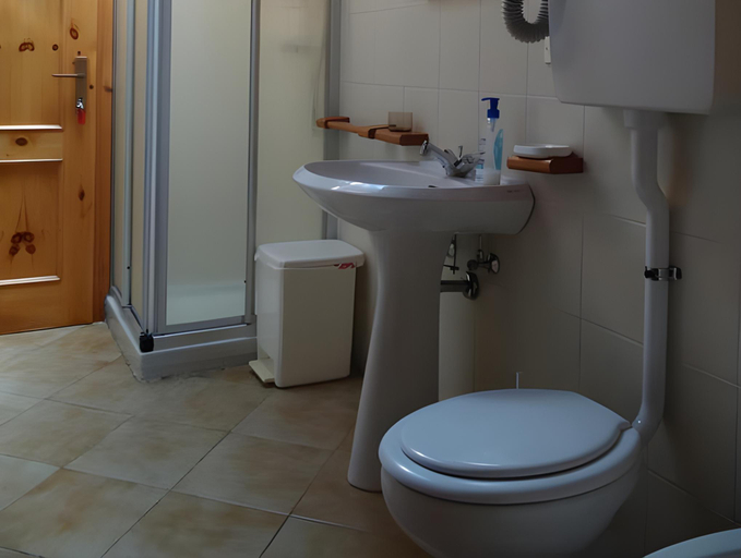 Bathroom 2, Maso Sveseri, Trento