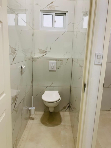 Bathroom 4, Kappa's place Alibutsweg 15, Kwatta