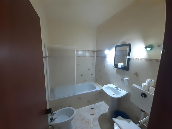 Bathroom 3, Hotel Miranda do Douro, Miranda do Douro