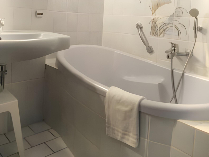 Bathroom 3, Reichel's Parkhotel, Neustadt an der Aisch-Bad Windsheim