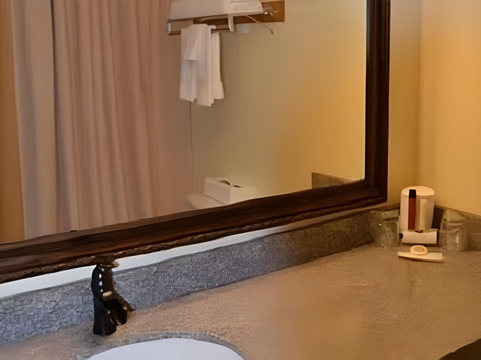 Bathroom, Cowlitz River Lodge, Lewis