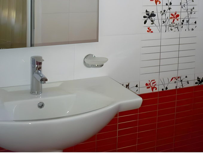 Bathroom 2, Hotel Bavaria, Tsarevo