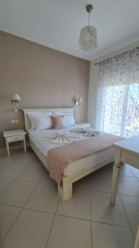 Others 3, Studios Rania, East Macedonia and Thrace