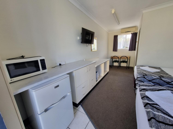 Others 5, Parkdrive Motel, Kempsey
